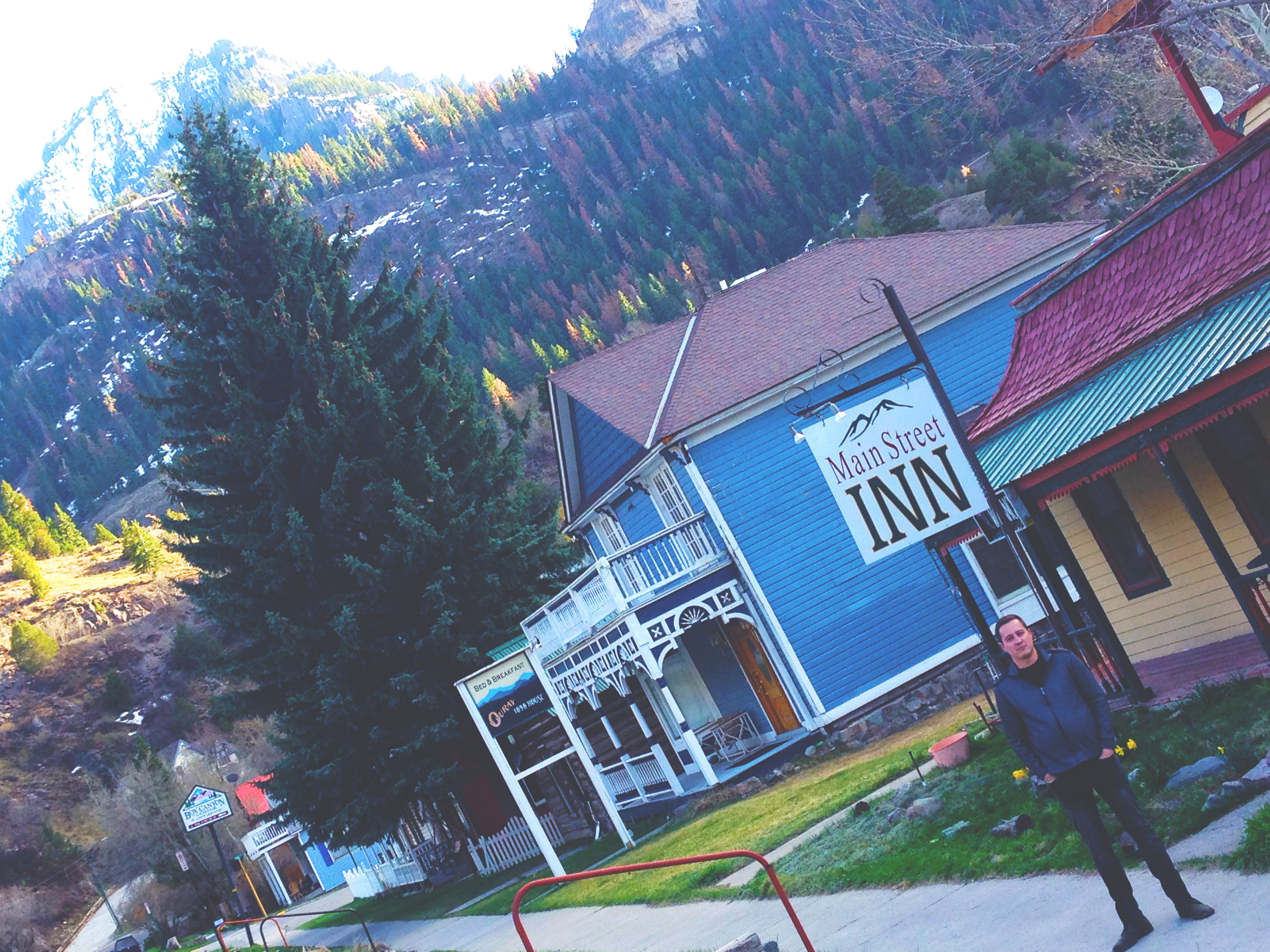 Roadtrip_to_elsewhere_Inn_Ouray_Colorado_AlliesDesigns